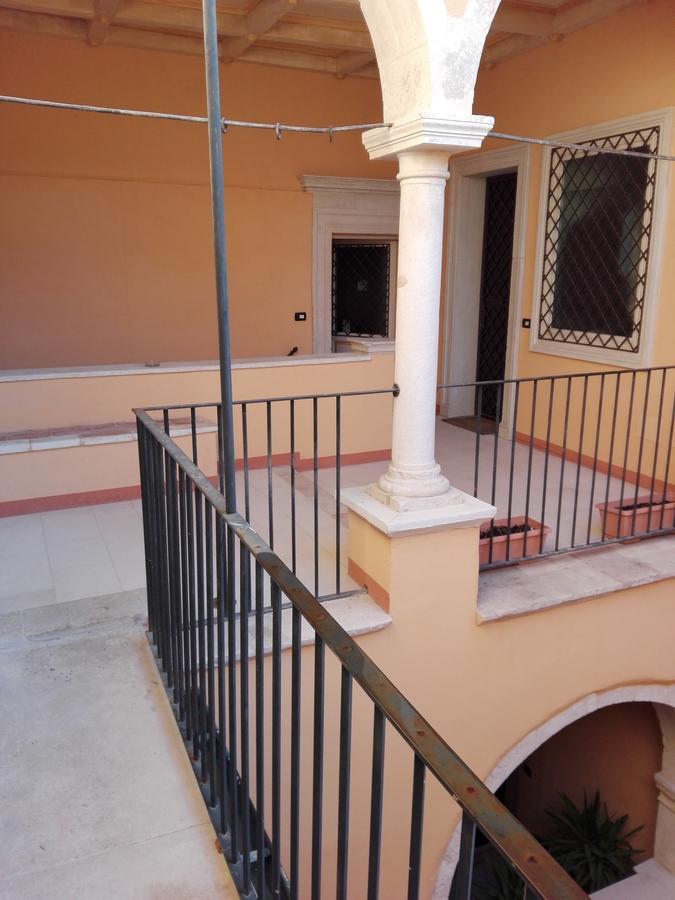B&B Palazzo Cappa L'Aquila Luaran gambar
